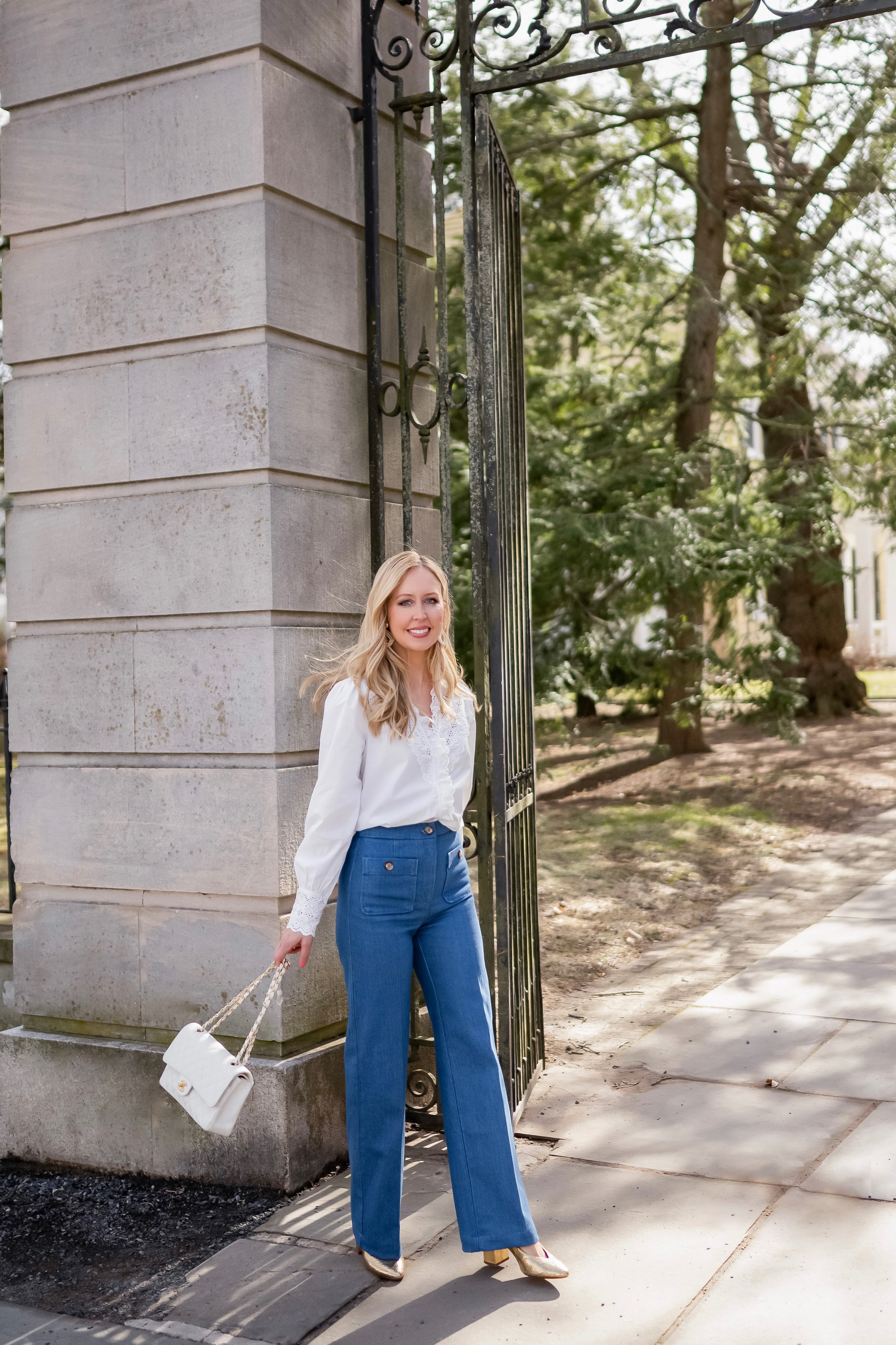 How To Style Wide Leg Jeans - THE FASHION HOUSE MOM