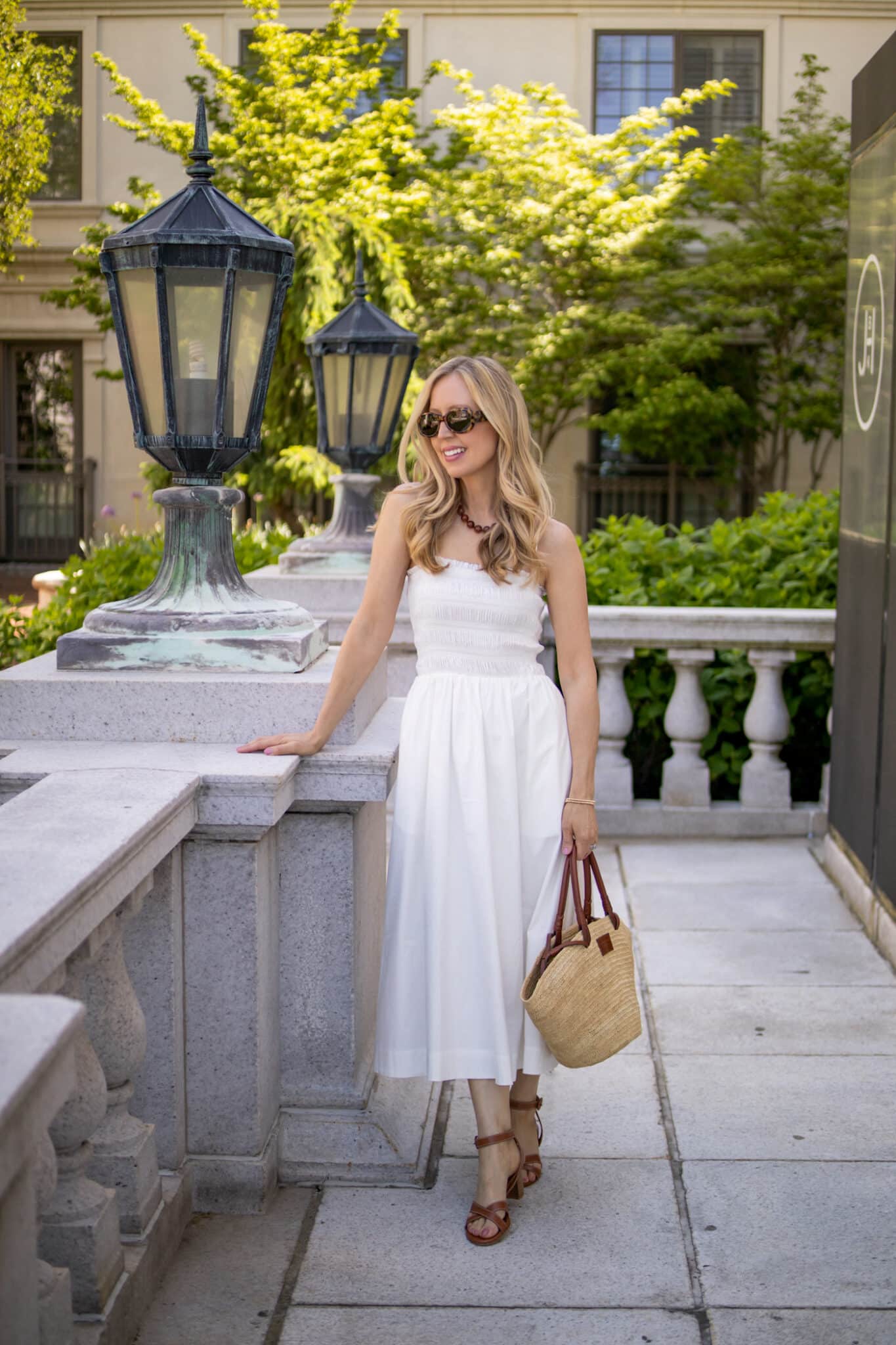 French Capsule Wardrobe For Summer: French Riviera Style French Capsule Wardrobe For Summer: French Riviera Style